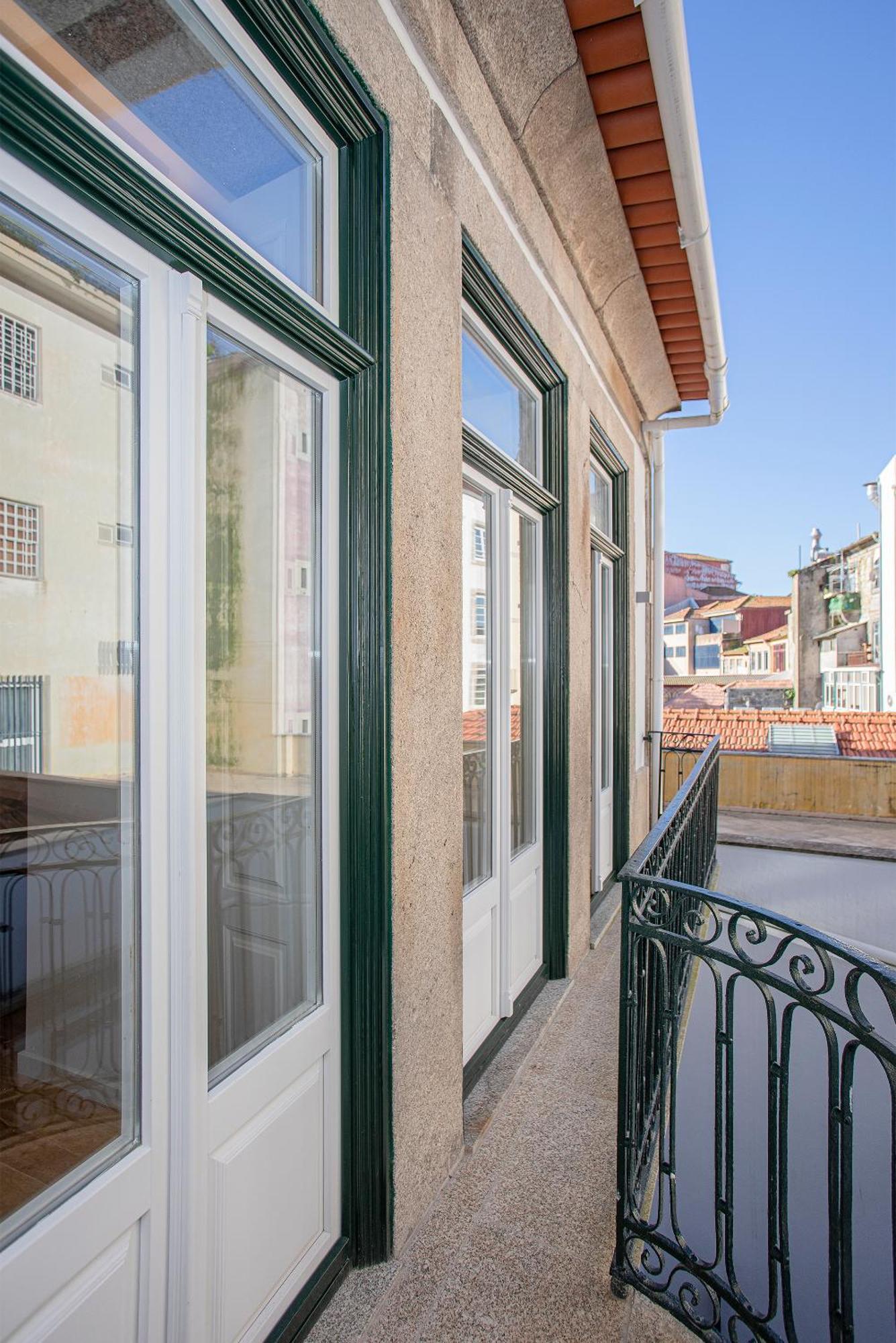 Liiiving In Porto-Mouzinho Residence Apartments Екстериор снимка