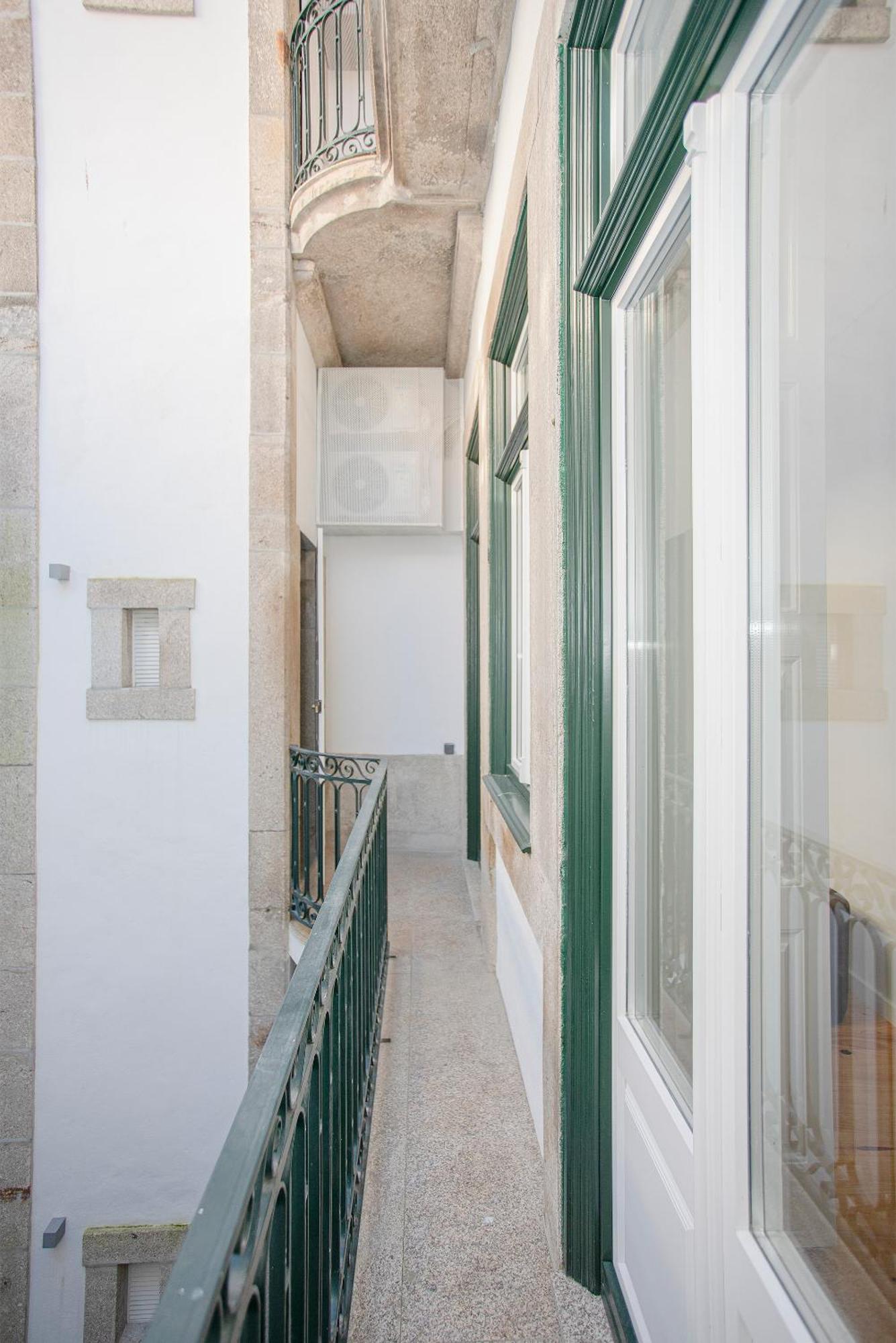 Liiiving In Porto-Mouzinho Residence Apartments Екстериор снимка