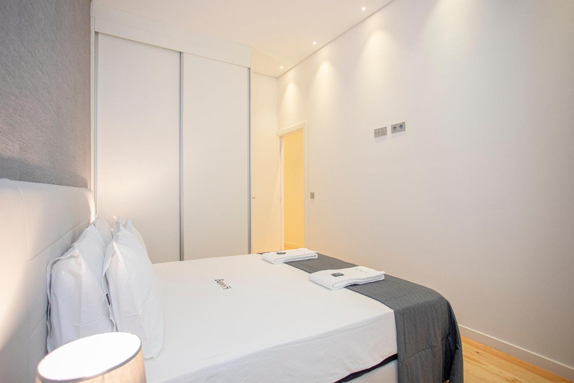 Liiiving In Porto-Mouzinho Residence Apartments Екстериор снимка
